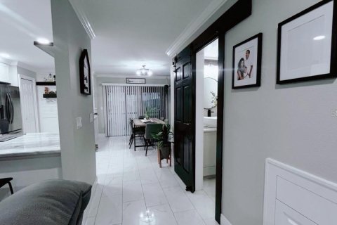 Adosado en venta en Tampa, Florida, 2 dormitorios, 125.51 m2 № 1387255 - foto 6