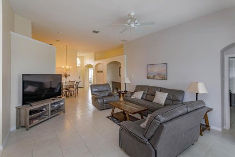 Villa ou maison à vendre à Kissimmee, Floride: 4 chambres, 171.13 m2 № 1253620 - photo 6