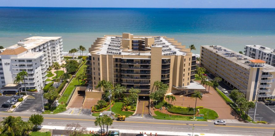 Condominio en Hillsboro Beach, Florida, 3 dormitorios  № 1228616