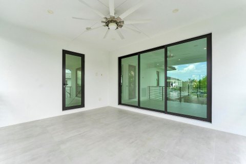 House in Delray Beach, Florida 4 bedrooms, 340.02 sq.m. № 1228668 - photo 23