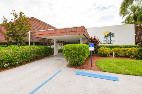 Condo in Stuart, Florida, 2 bedrooms  № 579683 - photo 11