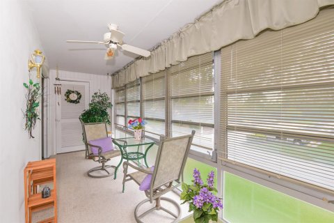 Condo in Stuart, Florida, 2 bedrooms  № 579683 - photo 17