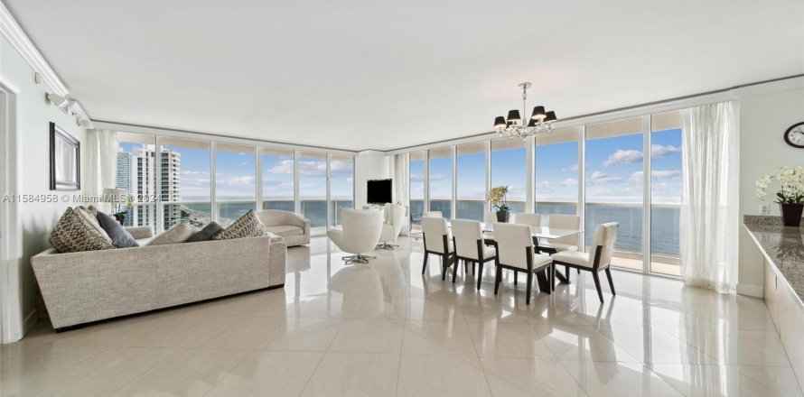 Condo à Hallandale Beach, Floride, 3 chambres  № 1177489