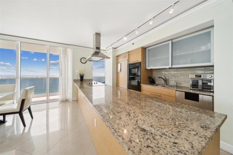 Copropriété à vendre à Hallandale Beach, Floride: 3 chambres, 191.84 m2 № 1177489 - photo 20