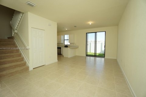 Townhouse in Hialeah, Florida 3 bedrooms, 127.83 sq.m. № 1309964 - photo 7