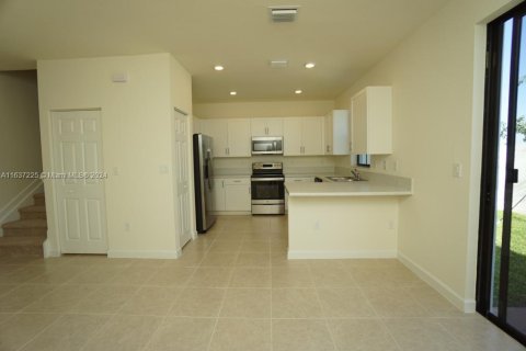 Townhouse in Hialeah, Florida 3 bedrooms, 127.83 sq.m. № 1309964 - photo 5