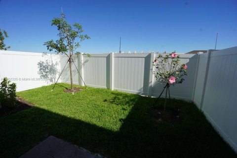 Townhouse in Hialeah, Florida 3 bedrooms, 127.83 sq.m. № 1309964 - photo 13