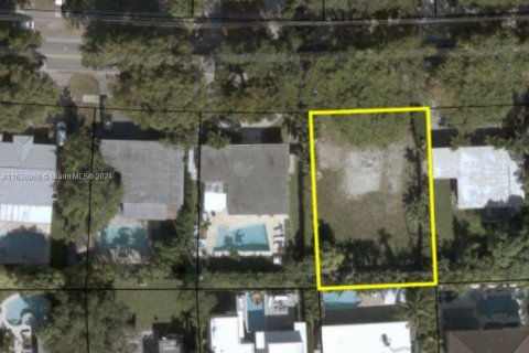 Land in North Miami, Florida № 1309890 - photo 1