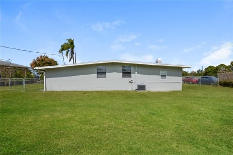 Villa ou maison à louer à Sarasota, Floride: 3 chambres, 90.12 m2 № 1351417 - photo 16