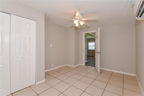 House in Sarasota, Florida 3 bedrooms, 90.12 sq.m. № 1351417 - photo 14