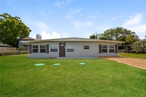 Villa ou maison à louer à Sarasota, Floride: 3 chambres, 90.12 m2 № 1351417 - photo 1