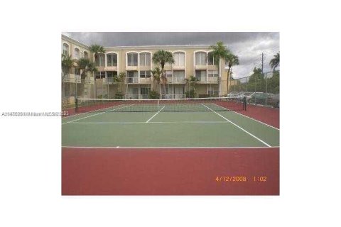 Copropriété à vendre à Hialeah, Floride: 2 chambres, 135.45 m2 № 741414 - photo 8