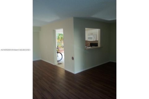 Copropriété à vendre à Hialeah, Floride: 2 chambres, 135.45 m2 № 741414 - photo 6