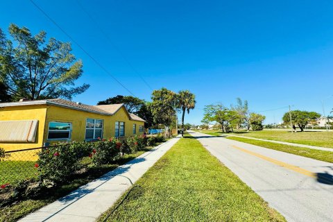 House in Deerfield Beach, Florida 4 bedrooms, 148.27 sq.m. № 978318 - photo 25