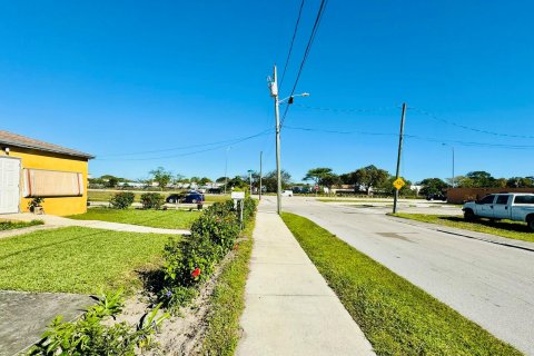 House in Deerfield Beach, Florida 4 bedrooms, 148.27 sq.m. № 978318 - photo 27