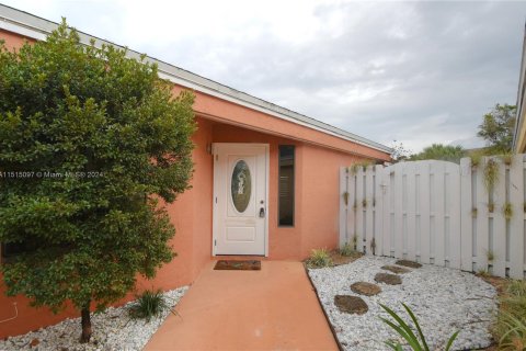 Casa en venta en Coconut Creek, Florida, 3 dormitorios, 133.78 m2 № 953883 - foto 4