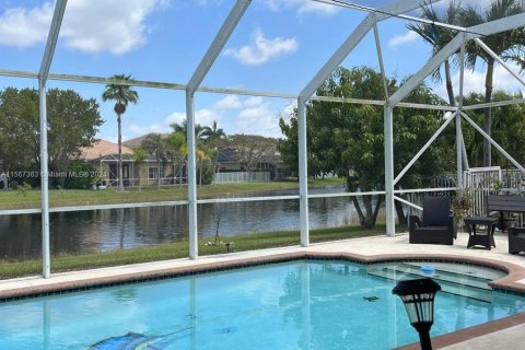 Villa ou maison à vendre à Weston, Floride: 6 chambres, 343.37 m2 № 1116193 - photo 21