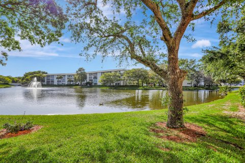 Copropriété à vendre à Coconut Creek, Floride: 2 chambres, 107.49 m2 № 1009579 - photo 9