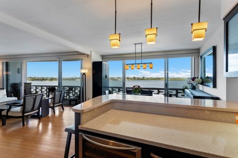 Copropriété à vendre à Palm Beach, Floride: 3 chambres, 150.41 m2 № 1009578 - photo 16