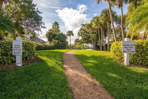 House in Vero Beach, Florida 3 bedrooms, 168.25 sq.m. № 1188612 - photo 5