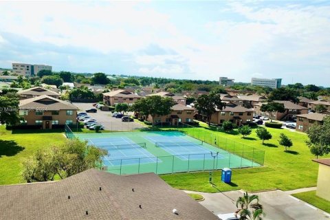 Condominio en venta en Sunrise, Florida, 2 dormitorios, 70.61 m2 № 1188526 - foto 18