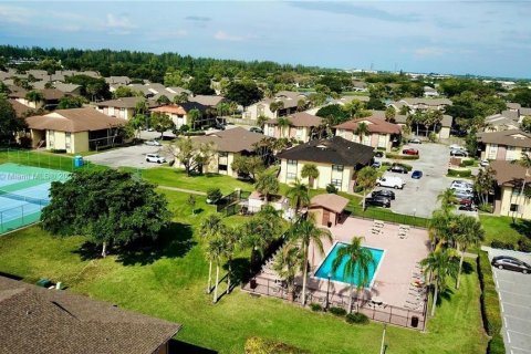 Copropriété à vendre à Sunrise, Floride: 2 chambres, 70.61 m2 № 1188526 - photo 17