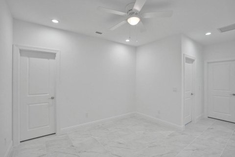 Townhouse in Deerfield Beach, Florida 3 bedrooms, 166.02 sq.m. № 1188611 - photo 12