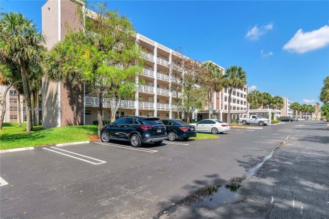 Condominio en venta en Coral Springs, Florida, 2 dormitorios, 91.97 m2 № 1329655 - foto 16