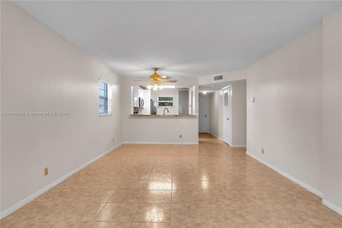 Condominio en venta en Coral Springs, Florida, 2 dormitorios, 91.97 m2 № 1329655 - foto 6