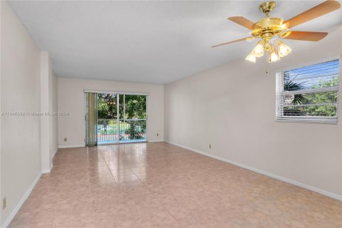 Condominio en venta en Coral Springs, Florida, 2 dormitorios, 91.97 m2 № 1329655 - foto 7