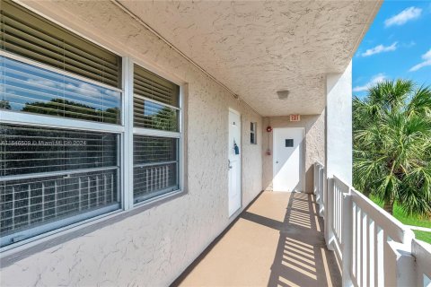 Condominio en venta en Coral Springs, Florida, 2 dormitorios, 91.97 m2 № 1329655 - foto 14