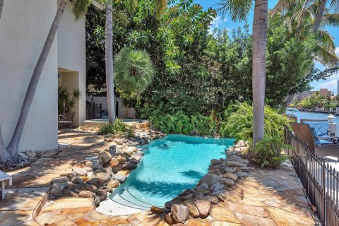 Villa ou maison à vendre à Pompano Beach, Floride: 4 chambres, 357.95 m2 № 724741 - photo 6