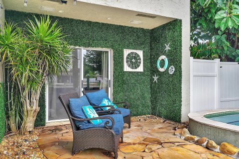 Villa ou maison à vendre à Pompano Beach, Floride: 4 chambres, 357.95 m2 № 724741 - photo 27