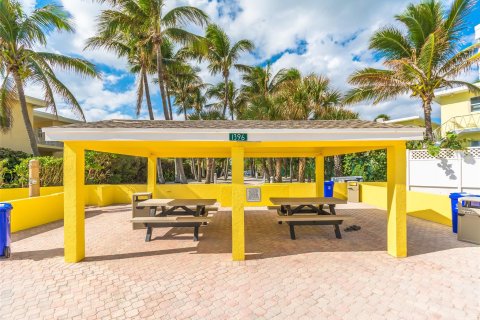 Villa ou maison à vendre à Pompano Beach, Floride: 4 chambres, 357.95 m2 № 724741 - photo 15