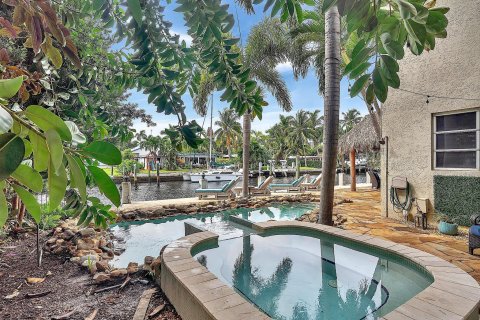 Villa ou maison à vendre à Pompano Beach, Floride: 4 chambres, 357.95 m2 № 724741 - photo 30