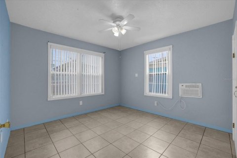 House in Tampa, Florida 2 bedrooms, 75.07 sq.m. № 1432427 - photo 11