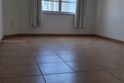 Copropriété à vendre à Hallandale Beach, Floride: 1 chambre, 80.82 m2 № 1173654 - photo 14