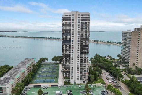 Condo in Miami, Florida, 2 bedrooms  № 1401339 - photo 21