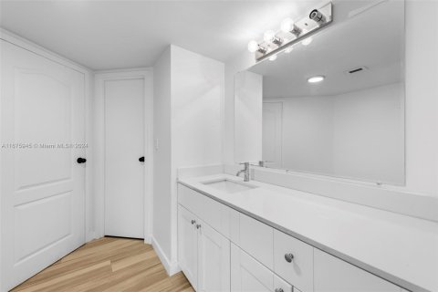 Copropriété à vendre à Miami, Floride: 2 chambres, 163.51 m2 № 1401339 - photo 29