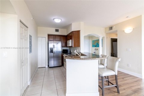 Condo in Miami, Florida, 2 bedrooms  № 1401343 - photo 7