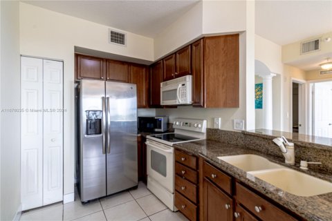 Condo in Miami, Florida, 2 bedrooms  № 1401343 - photo 4