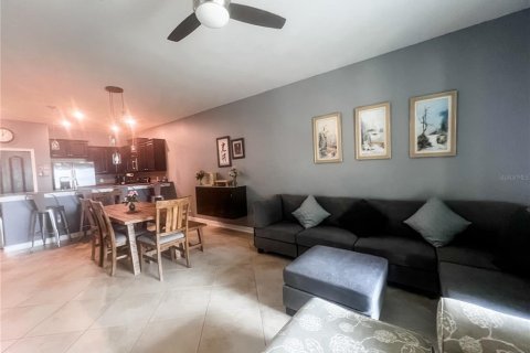 Condo in Davenport, Florida, 2 bedrooms  № 1313768 - photo 12