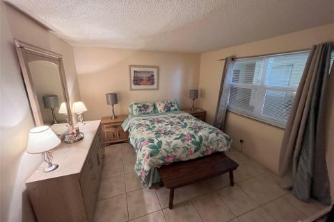 Condo in Dania Beach, Florida, 2 bedrooms  № 1228556 - photo 24