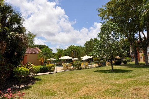 Condo in Tamarac, Florida, 1 bedroom  № 1174561 - photo 4