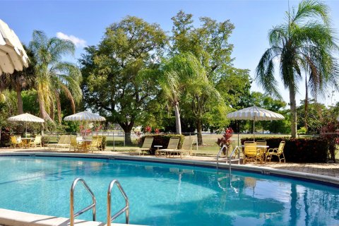 Condo in Tamarac, Florida, 1 bedroom  № 1174561 - photo 23