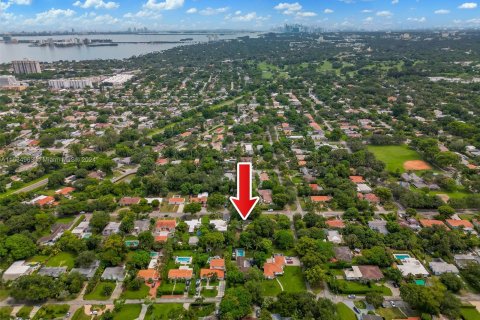 House in Biscayne Park, Florida 3 bedrooms, 79.06 sq.m. № 1304931 - photo 5