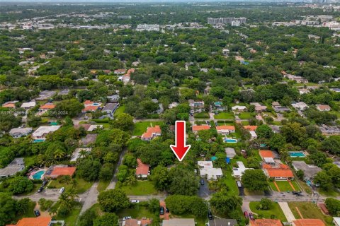 House in Biscayne Park, Florida 3 bedrooms, 79.06 sq.m. № 1304931 - photo 7