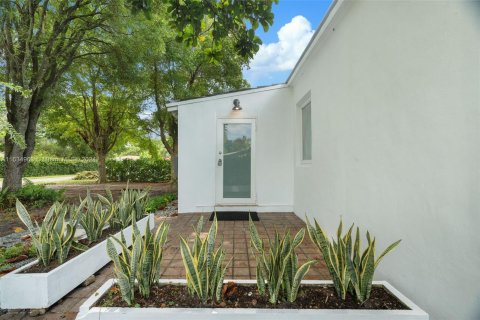 Casa en venta en Biscayne Park, Florida, 3 dormitorios, 79.06 m2 № 1304931 - foto 2