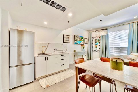 Condo in Miami Beach, Florida, 1 bedroom  № 1304928 - photo 7