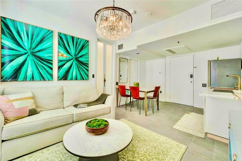 Condo in Miami Beach, Florida, 1 bedroom  № 1304928 - photo 15